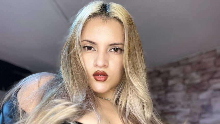 Join FiorellaNox Private Chat