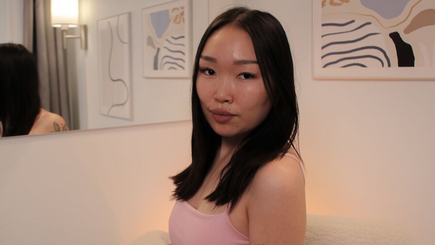 Join AdriaNochi Private Chat