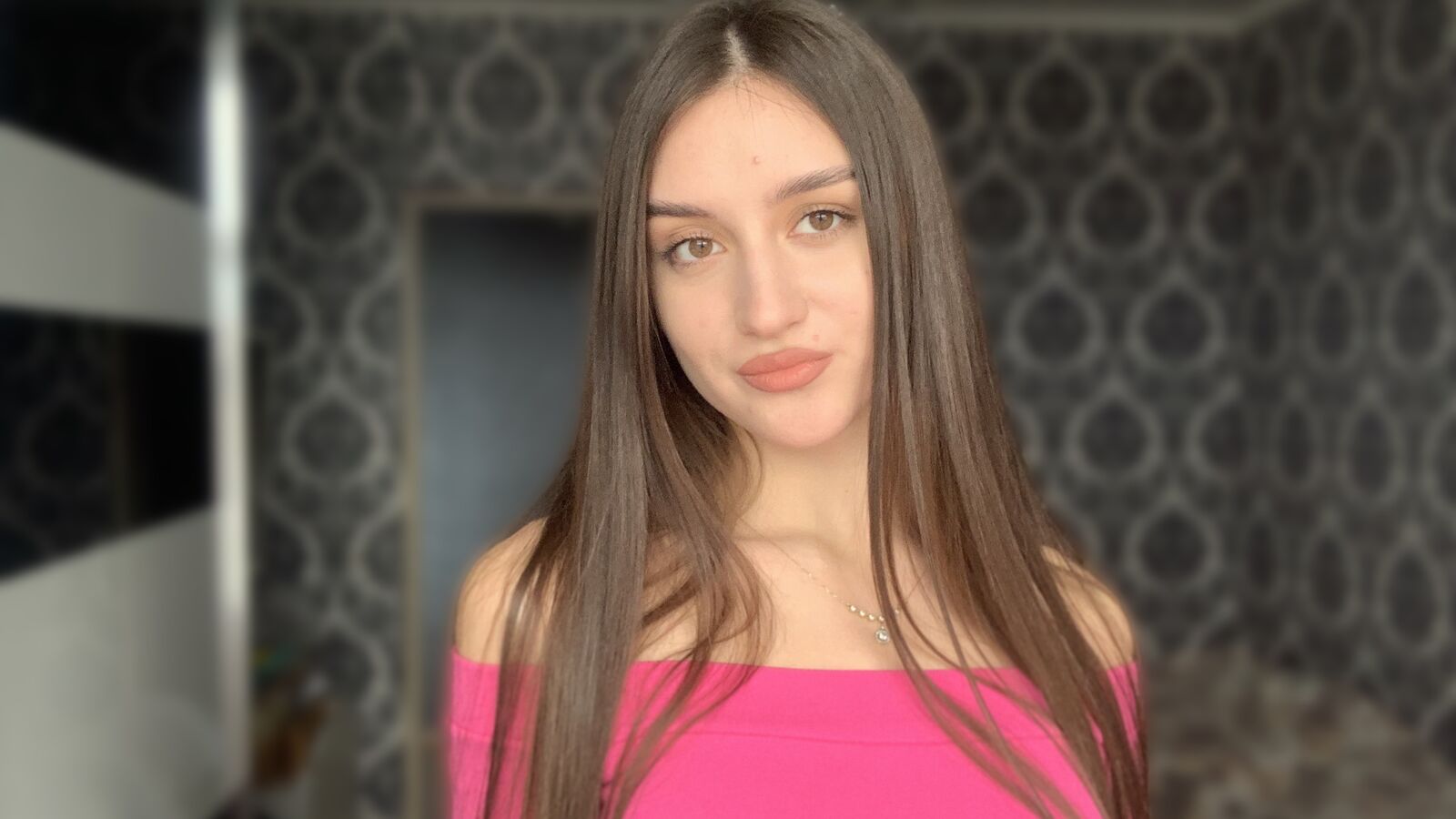 Join AliceVell Private Chat