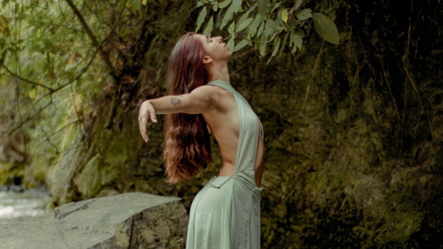 Join AnnieClay Private Chat