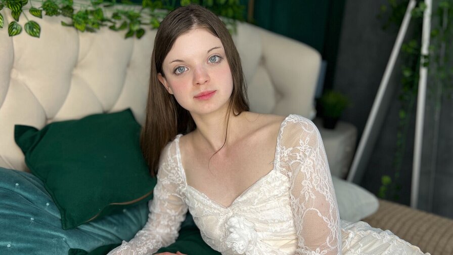 Join AriaShum Private Chat