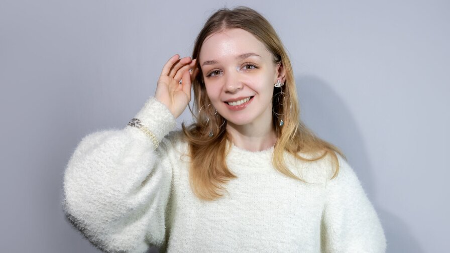 Join ChloeSuttonfield Private Chat