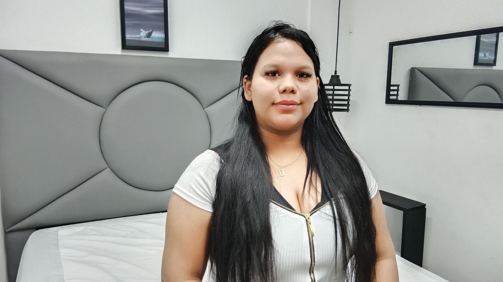 Join IsabellaAbbey Private Chat