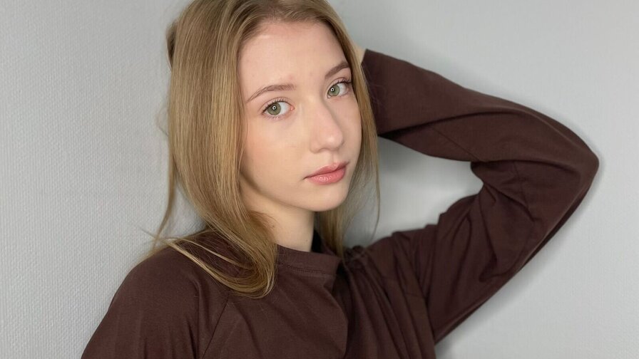 Join JulianaDarter Private Chat