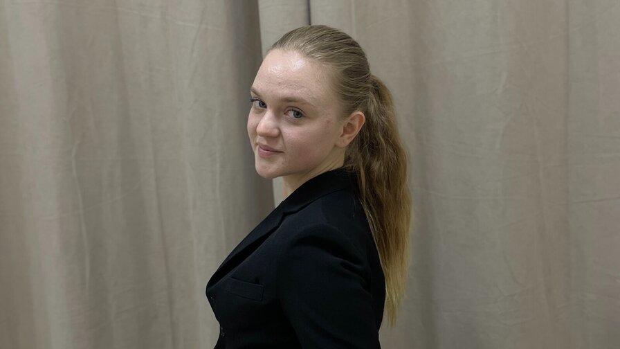 Join KendallRolling Private Chat