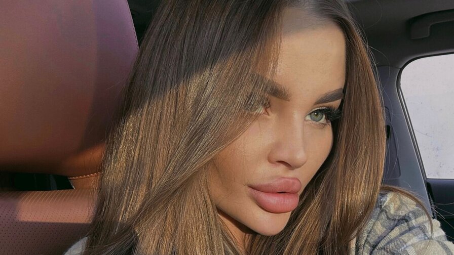 Join MikaelaBanes Private Chat