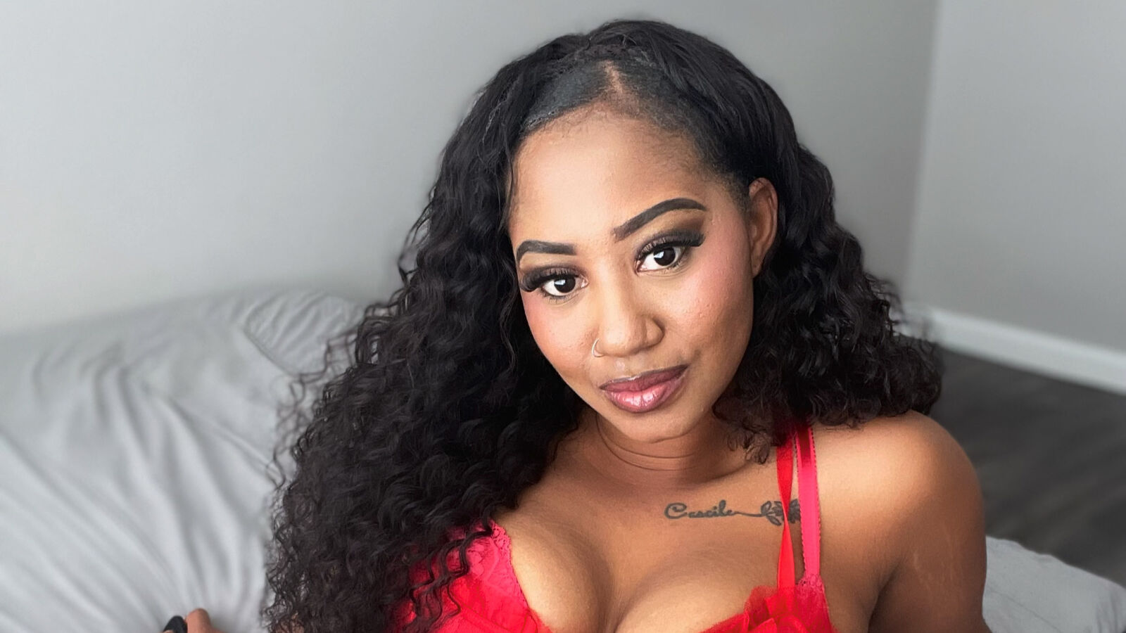 Join TianaFayee Private Chat